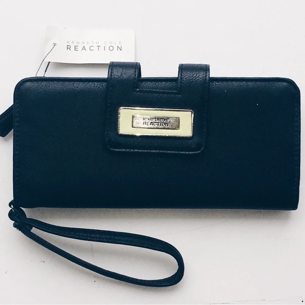 Kenneth Cole Reaction Clutch/wallet